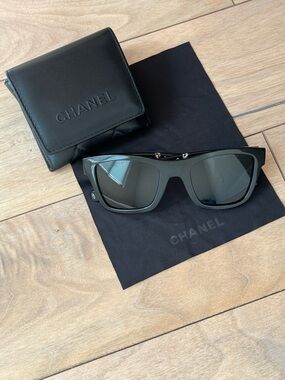 CHANEL Coco Mark Sunglasses Wellington Folding Smoke Gradient Black w case